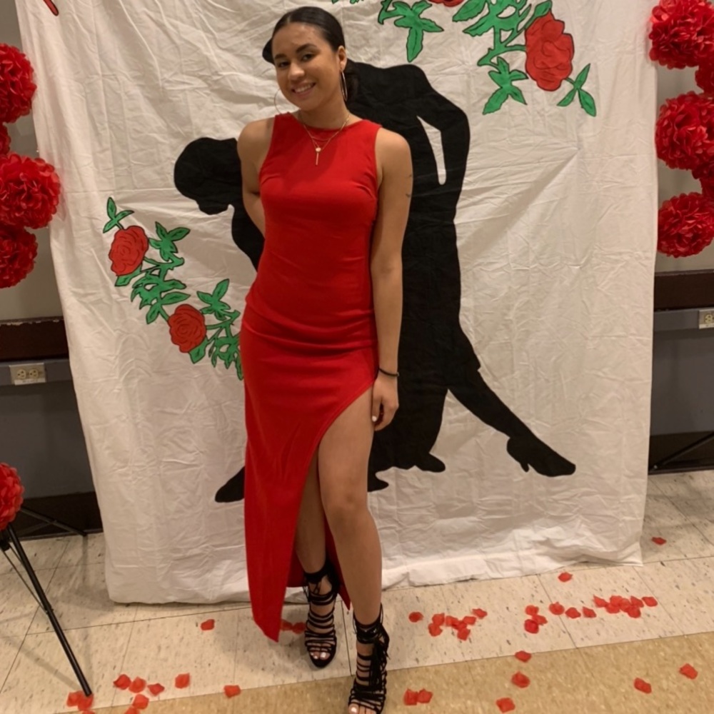 Red slit elegant dress. ❤️